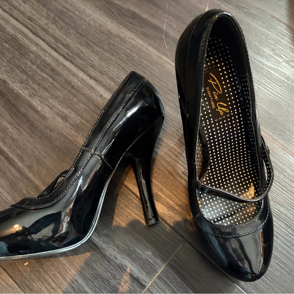 Black Patent Leather Heels - Picture 1 of 2